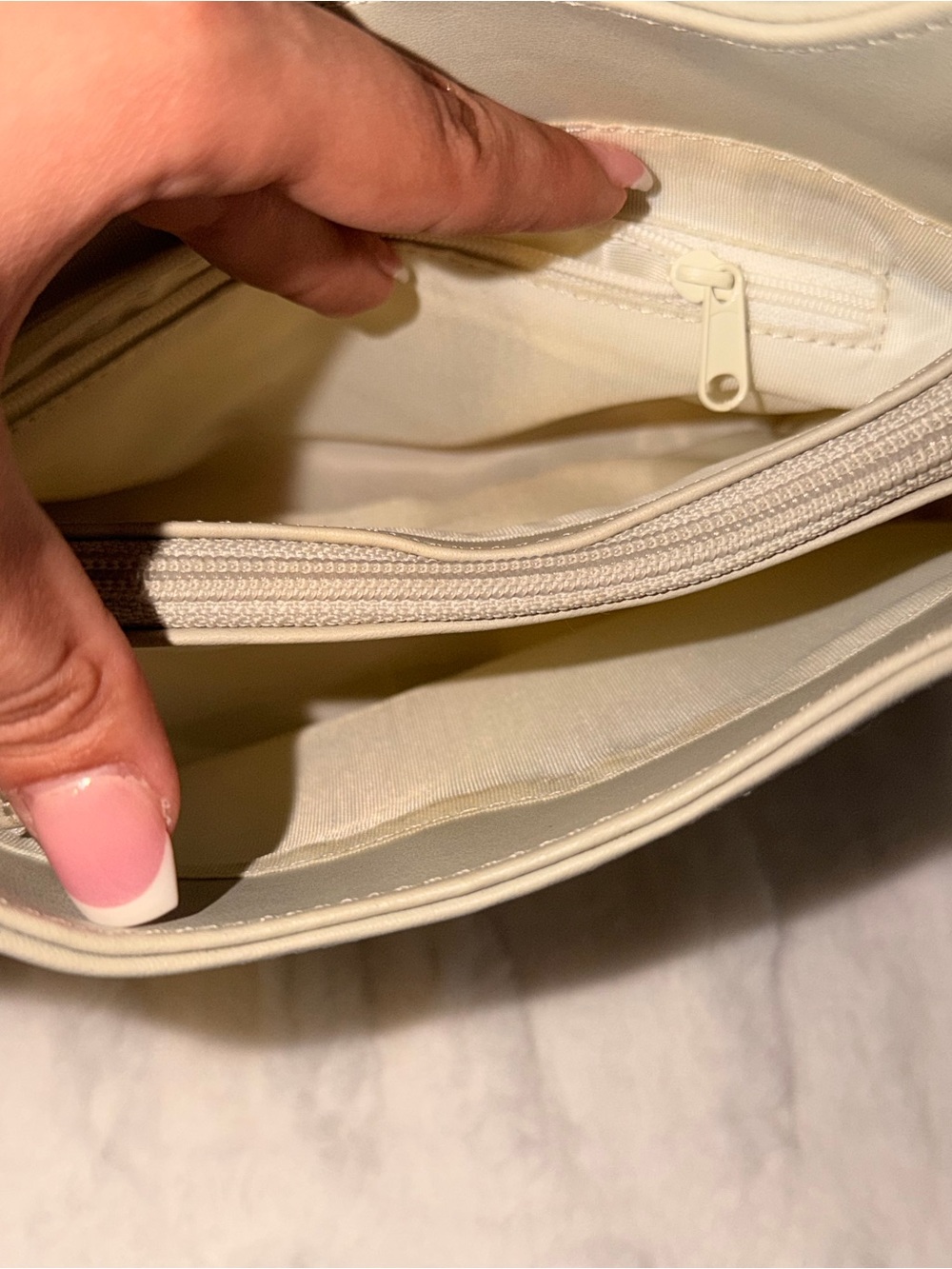 Vintage Y2K GUESS Cream Shoulder Bag - Picture 5 of 7